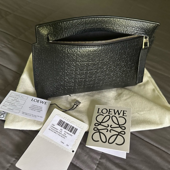 Loewe Mini Repeat T Pouch in embossed silk calfskin Black - Picture 2 of 12